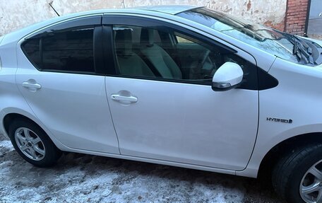 Toyota Aqua I, 2013 год, 760 000 рублей, 1 фотография