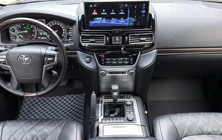 Toyota Land Cruiser 200, 2016 год, 6 000 000 рублей, 17 фотография