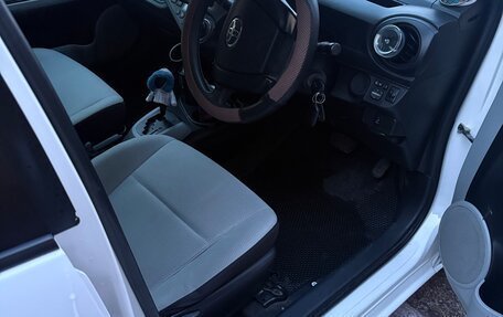 Toyota Aqua I, 2013 год, 760 000 рублей, 6 фотография