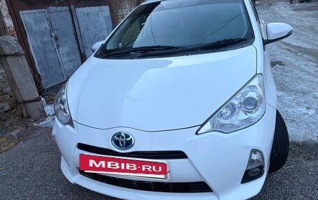 Toyota Aqua I, 2013 год, 760 000 рублей, 2 фотография