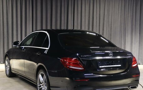 Mercedes-Benz E-Класс, 2020 год, 3 199 000 рублей, 4 фотография