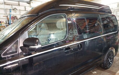 Hyundai Grand Starex Grand Starex I рестайлинг 2, 2018 год, 4 350 000 рублей, 2 фотография