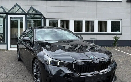 BMW 5 серия, 2025 год, 6 000 000 рублей, 2 фотография