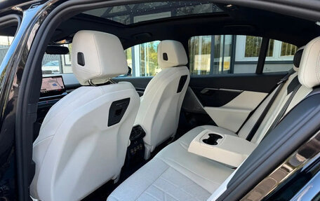 BMW 5 серия, 2025 год, 6 000 000 рублей, 12 фотография