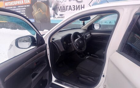 Mitsubishi Outlander III рестайлинг 3, 2016 год, 1 750 000 рублей, 8 фотография