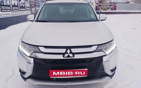 Mitsubishi Outlander III рестайлинг 3, 2016 год, 1 750 000 рублей, 5 фотография