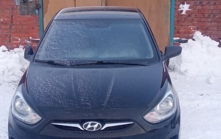 Hyundai Solaris II рестайлинг, 2012 год, 750 000 рублей, 1 фотография