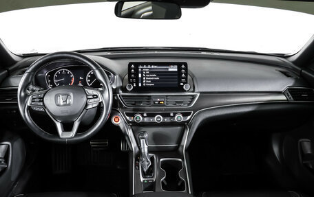 Honda Accord IX рестайлинг, 2019 год, 2 400 000 рублей, 12 фотография