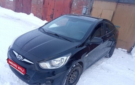 Hyundai Solaris II рестайлинг, 2012 год, 750 000 рублей, 3 фотография