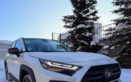 Toyota RAV4, 2025 год, 4 200 000 рублей, 3 фотография