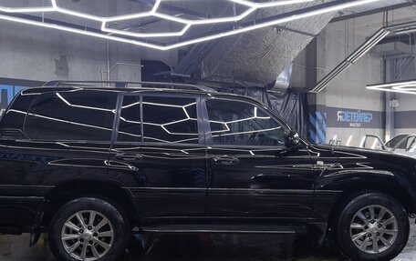 Toyota Land Cruiser 100 рестайлинг 2, 2006 год, 2 950 000 рублей, 3 фотография