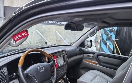 Toyota Land Cruiser 100 рестайлинг 2, 2006 год, 2 950 000 рублей, 17 фотография