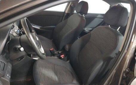 Hyundai Solaris II рестайлинг, 2015 год, 880 000 рублей, 6 фотография