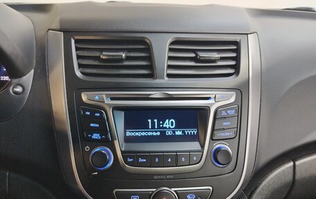 Hyundai Solaris II рестайлинг, 2015 год, 880 000 рублей, 11 фотография