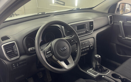 KIA Sportage IV рестайлинг, 2018 год, 2 235 000 рублей, 4 фотография