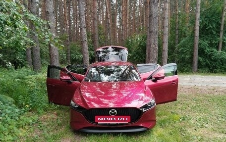 Mazda 3, 2019 год, 1 850 000 рублей, 14 фотография