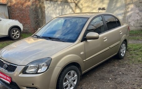 KIA Rio II, 2010 год, 650 000 рублей, 2 фотография