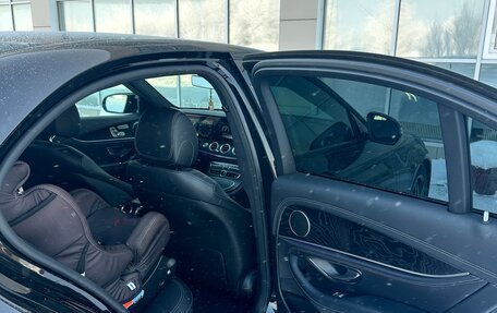 Mercedes-Benz E-Класс, 2017 год, 3 100 000 рублей, 10 фотография