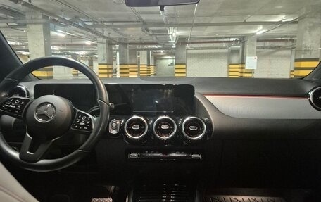 Mercedes-Benz B-Класс, 2019 год, 2 050 000 рублей, 16 фотография