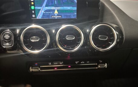 Mercedes-Benz B-Класс, 2019 год, 2 050 000 рублей, 25 фотография