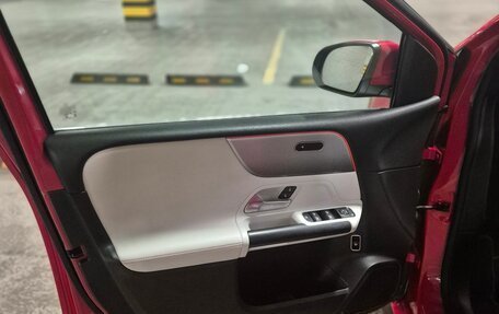 Mercedes-Benz B-Класс, 2019 год, 2 050 000 рублей, 21 фотография