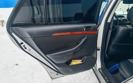 Toyota Avensis III рестайлинг, 2006 год, 1 350 000 рублей, 21 фотография