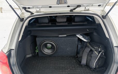 Toyota Avensis III рестайлинг, 2006 год, 1 350 000 рублей, 30 фотография