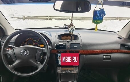 Toyota Avensis III рестайлинг, 2006 год, 1 350 000 рублей, 29 фотография