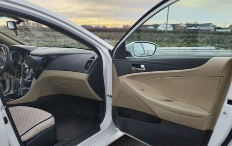 Hyundai Sonata VI, 2012 год, 870 000 рублей, 3 фотография