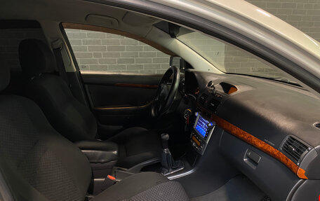 Toyota Avensis III рестайлинг, 2006 год, 600 000 рублей, 10 фотография