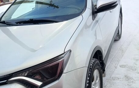 Toyota RAV4, 2017 год, 2 300 000 рублей, 3 фотография