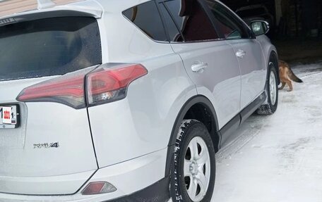 Toyota RAV4, 2017 год, 2 300 000 рублей, 4 фотография