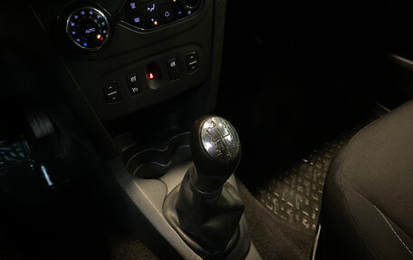 Renault Sandero II рестайлинг, 2015 год, 800 000 рублей, 15 фотография