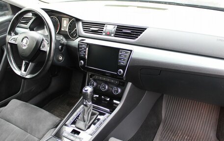 Skoda Superb III рестайлинг, 2016 год, 1 719 000 рублей, 20 фотография