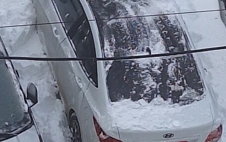 Hyundai Solaris II рестайлинг, 2013 год, 750 000 рублей, 1 фотография