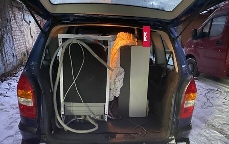 Opel Zafira A рестайлинг, 2002 год, 380 000 рублей, 24 фотография