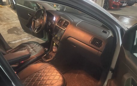 Volkswagen Polo VI (EU Market), 2015 год, 900 000 рублей, 26 фотография