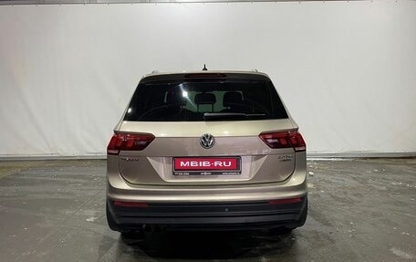 Volkswagen Tiguan II, 2017 год, 2 269 000 рублей, 5 фотография