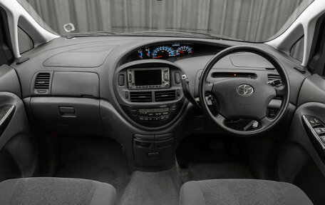 Toyota Estima III рестайлинг -2, 2003 год, 740 000 рублей, 10 фотография