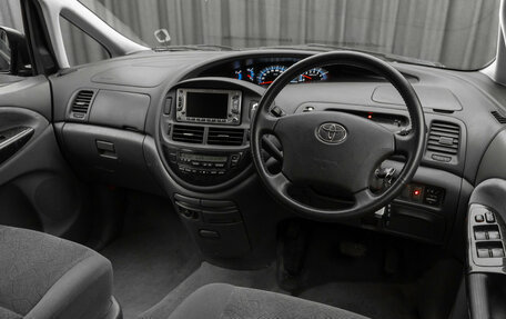 Toyota Estima III рестайлинг -2, 2003 год, 740 000 рублей, 9 фотография