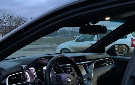 Toyota Camry, 2018 год, 2 000 000 рублей, 5 фотография