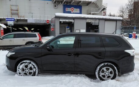 Mitsubishi Outlander III рестайлинг 3, 2013 год, 1 050 000 рублей, 2 фотография