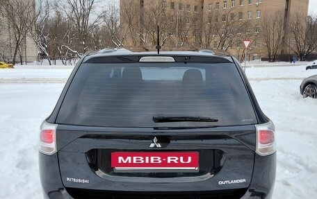 Mitsubishi Outlander III рестайлинг 3, 2013 год, 1 050 000 рублей, 4 фотография
