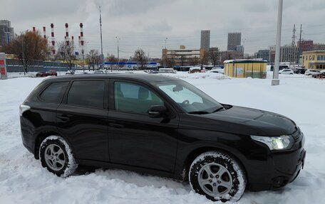 Mitsubishi Outlander III рестайлинг 3, 2013 год, 1 050 000 рублей, 6 фотография