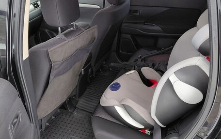 Mitsubishi Outlander III рестайлинг 3, 2013 год, 1 050 000 рублей, 12 фотография