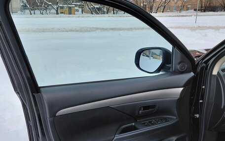 Mitsubishi Outlander III рестайлинг 3, 2013 год, 1 050 000 рублей, 11 фотография