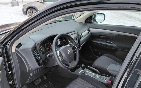 Mitsubishi Outlander III рестайлинг 3, 2013 год, 1 050 000 рублей, 10 фотография