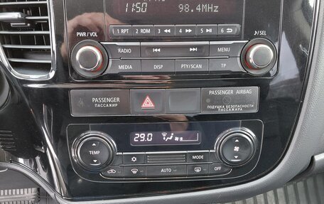 Mitsubishi Outlander III рестайлинг 3, 2013 год, 1 050 000 рублей, 18 фотография