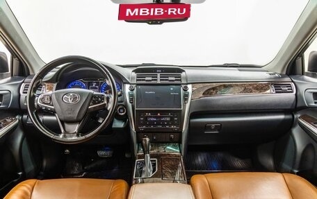 Toyota Camry, 2018 год, 2 498 000 рублей, 13 фотография