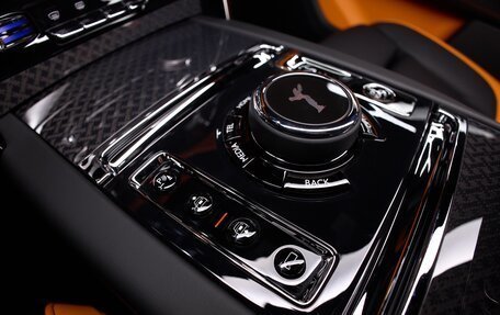 Rolls-Royce Cullinan, 2025 год, 78 900 000 рублей, 19 фотография